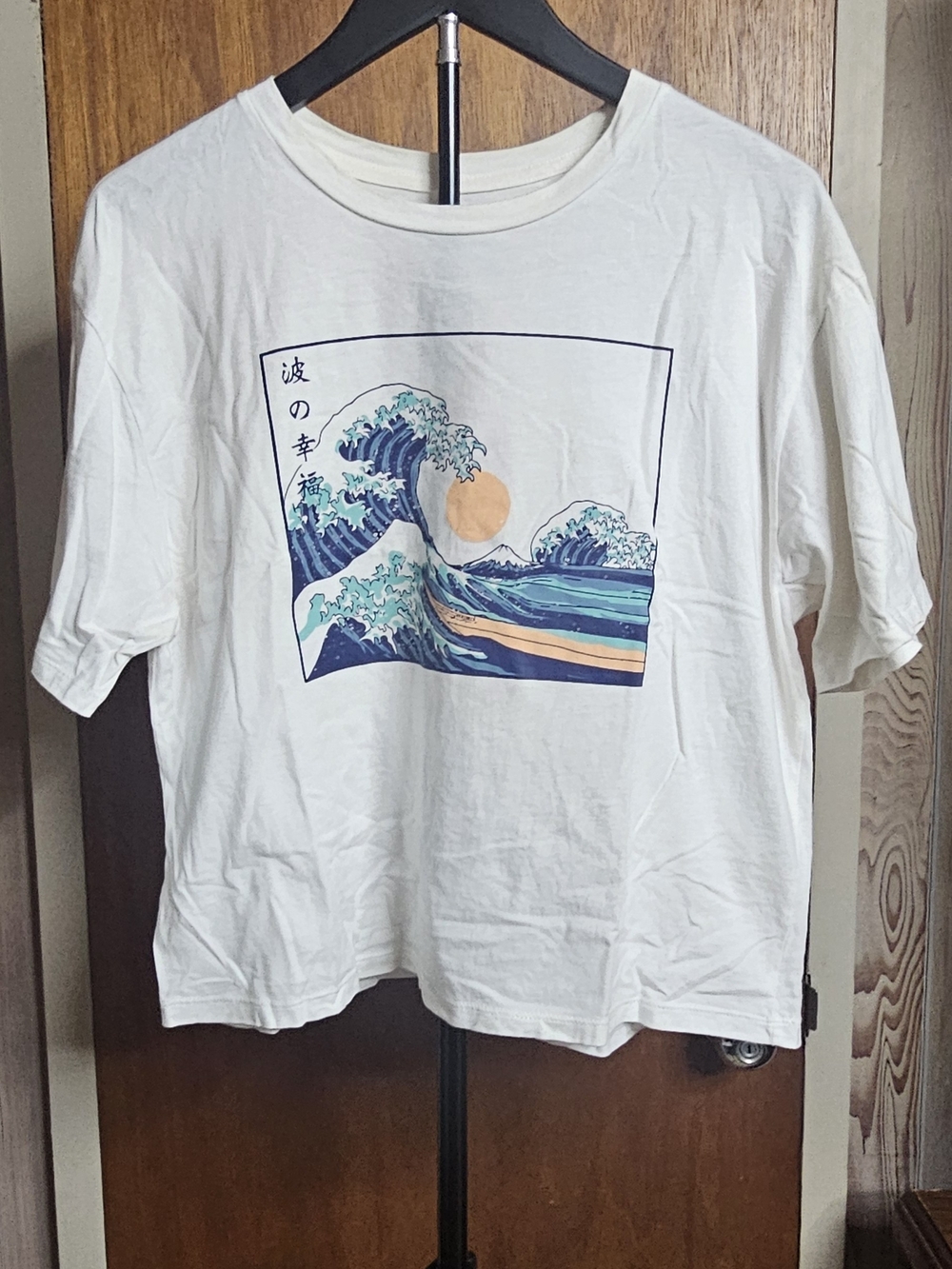 White Short Sleeve Tee with Japanese Wave Graphic Juniors XL